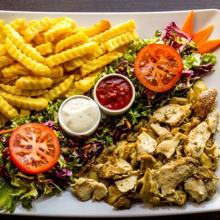 Dania z kurczaka z frytkami