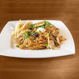 Makaron sojowy z warzywami