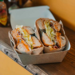 Bajgiel Bekon + Frytki