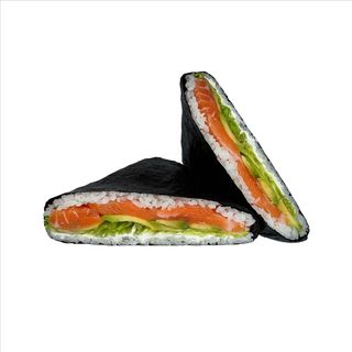 Sushi kanapka Onigirazu z łososiem
