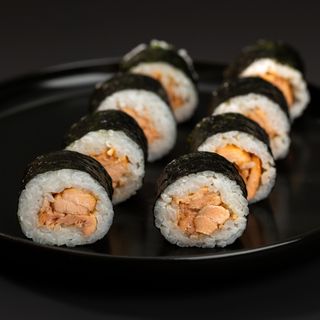 Hosomaki z łososiem grill 