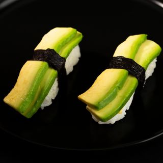 Nigiri z awokado 