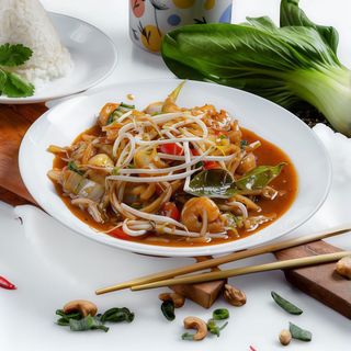 61. Krewetki z czosnkiem, trawą cytrynową i chilli