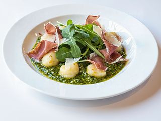 Gnocchi z zielonym pesto