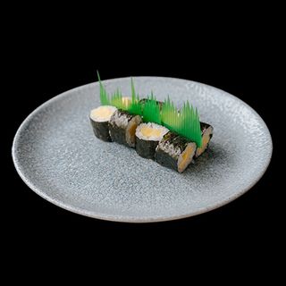 Hosomaki z omletem tamago
