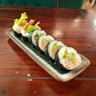 Futomak z krewetką w tempurze