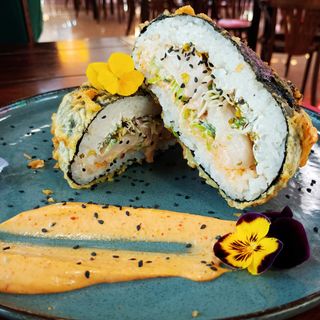 Sushi burger z rybą maślaną