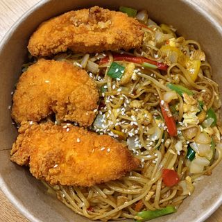 Seoul Makaron z udkiem kurczaka