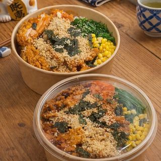 Bibimbap z kotletem wieprzowym