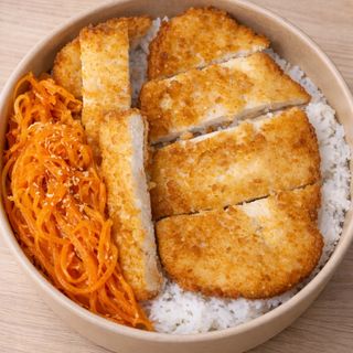 Pierś kurczaka z kimchi na ryżu