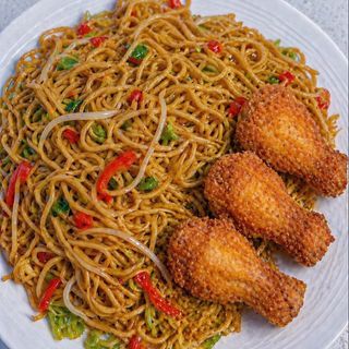 Seoul Makaron z Skrzydełka Kurczaka