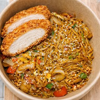 Makaron po z Piersią Kurczaka