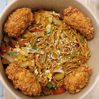 Seoul Chicken Makaron