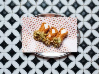 Cannoli z podwójną pistacją  