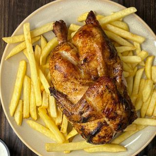  SOCZYSTY KURCZAK Z ROŻNA POŁOWA