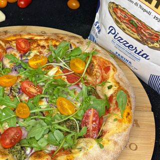 PIZZA KOZI RÓG 40CM