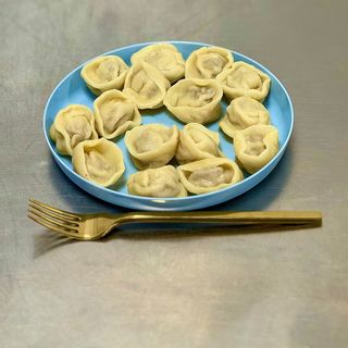 PIELMIENI Z MIĘSEM Z KURCZAKA PORCJA 15 SZT.