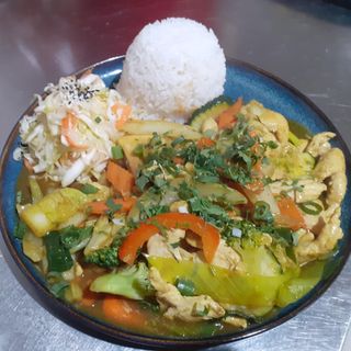 Kurczak w sosie curry żółtym