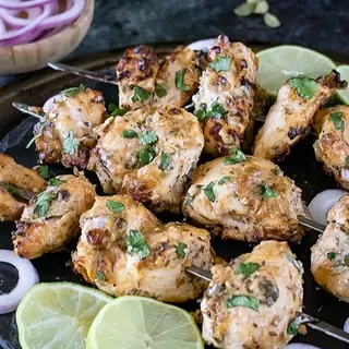 CHICKEN MALAYI TIKKA 8 szt. + plain naan