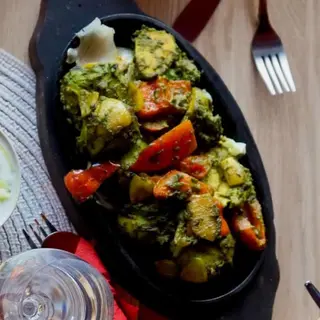 CHICKEN HARIYALI TIKKA 8 szt. + plain naan