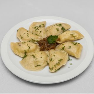 Pierogi z ziemniakami i cebulą 8 szt