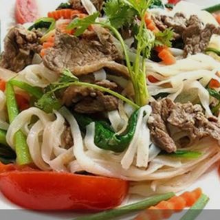 Makaron ryżowy z kurczaka 550 gr