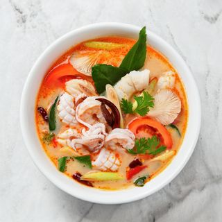 Zupa Tom yum z tofu