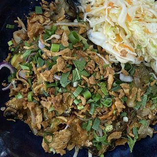 Makaron sojowy z krewetkami