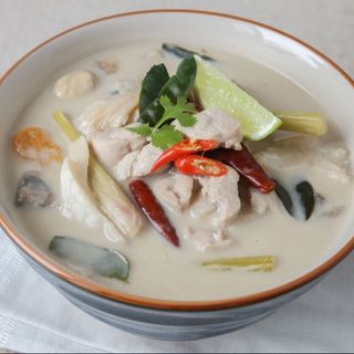 Zupa Tom Kha z tofu