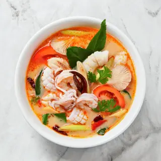 Zupa Tom Yum z tofu