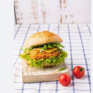 CHICKEN BURGER