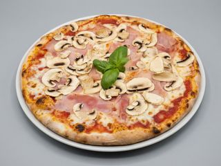 Pizza Prosciutto e funghi