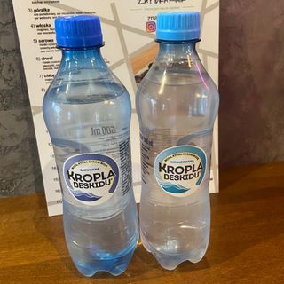 Woda gazowana , niegazowana 