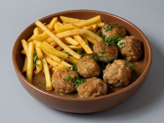 Klopsiki z suma i zupa rybna (serwujemy od 12:00 do 15:30)