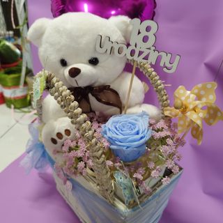 Piękny koszyczek z misiem na różne okazje