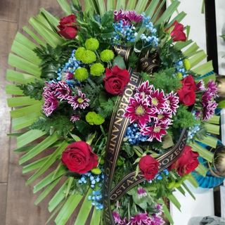 Piękny wieniec pogrzebowy