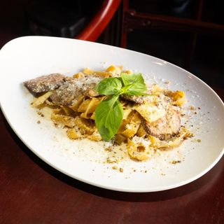 Makaron z kaczką i mango