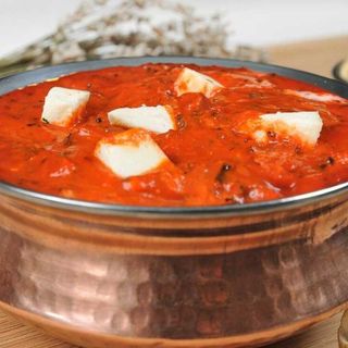 Paneer Tikka Masala + (Plain Rice / Butter Naan)