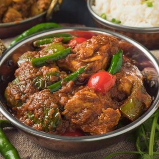 Mutton Karahi + (Ryż / butter naan)