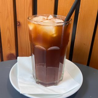 czarna kawa mrożona 330 ml