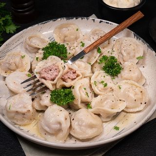 Pielmieni z wieprzowiną i wołowiną (15 szt.)