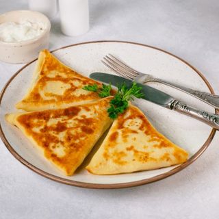 Trójkąciki-naleśniki z mięsem (wieprzowiną) – 3 szt. / ok. 300 g