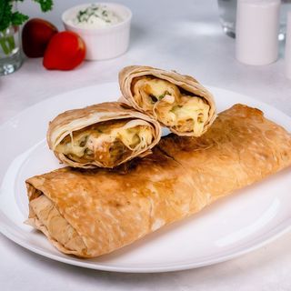 Lawasz z pieczonym kurczakiem i serem (1 szt.)