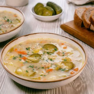 zupa ogórkowa (Rozsolnik) 0,35-0,4kg.