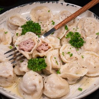 Pielmieni z kurczakiem i wieprzowiną (15 szt.)