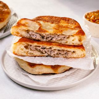 NEW!!  Bielasz drożdżowy z wieprzowiną (1szt.)