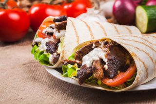 Tortilla średnia z frytkami