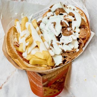 Kebab bułka frytkami L