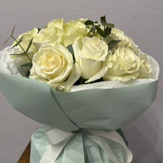 Róża biała – 15 sztuk (40 cm)