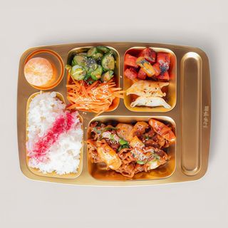 Yeyuk Bokkeum Stir-fry Pikantna Wieprzowina z Kimchi